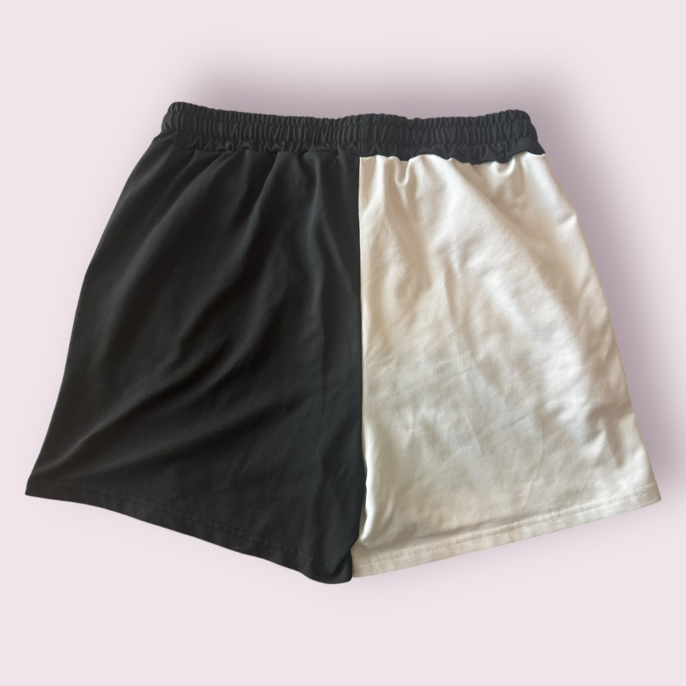 SHEIN Two Tone Rose Print Shorts Black White Streetwear Size S - Picture 6 of 6